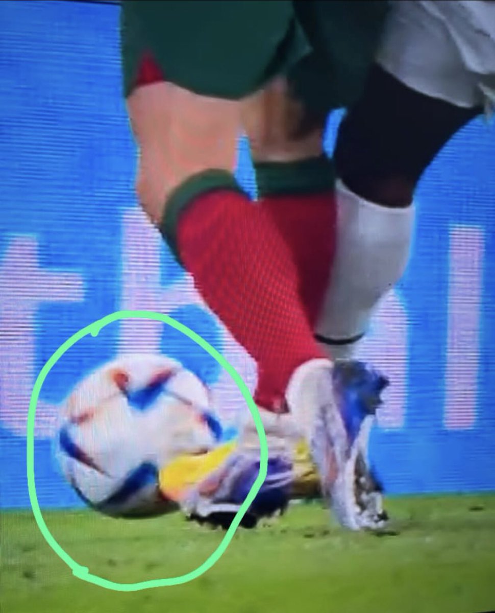 eapasera's tweet photo. The referee robbed Ghana 🇬🇭 in broad daylight, allowing an offside goal and awarding a penalty for no foul committed.  No VAR check. Gh should petition.

The VAR Man of the match Nana Addo Lord Kenya #Portugal #racist Jordan Ayew Asamoah Gyan Robbery Was VAR https://t.co/kNKGWCndlm
