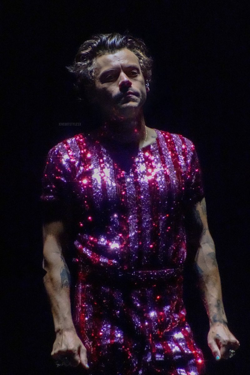 HLDTour's tweet photo. Harry Styles, live from Madison Square Garden.
#LoveOnTourNYC #Residency7
9.1.22
πΈ: @xivegotstylesx https://t.co/VaFTHvCs6d