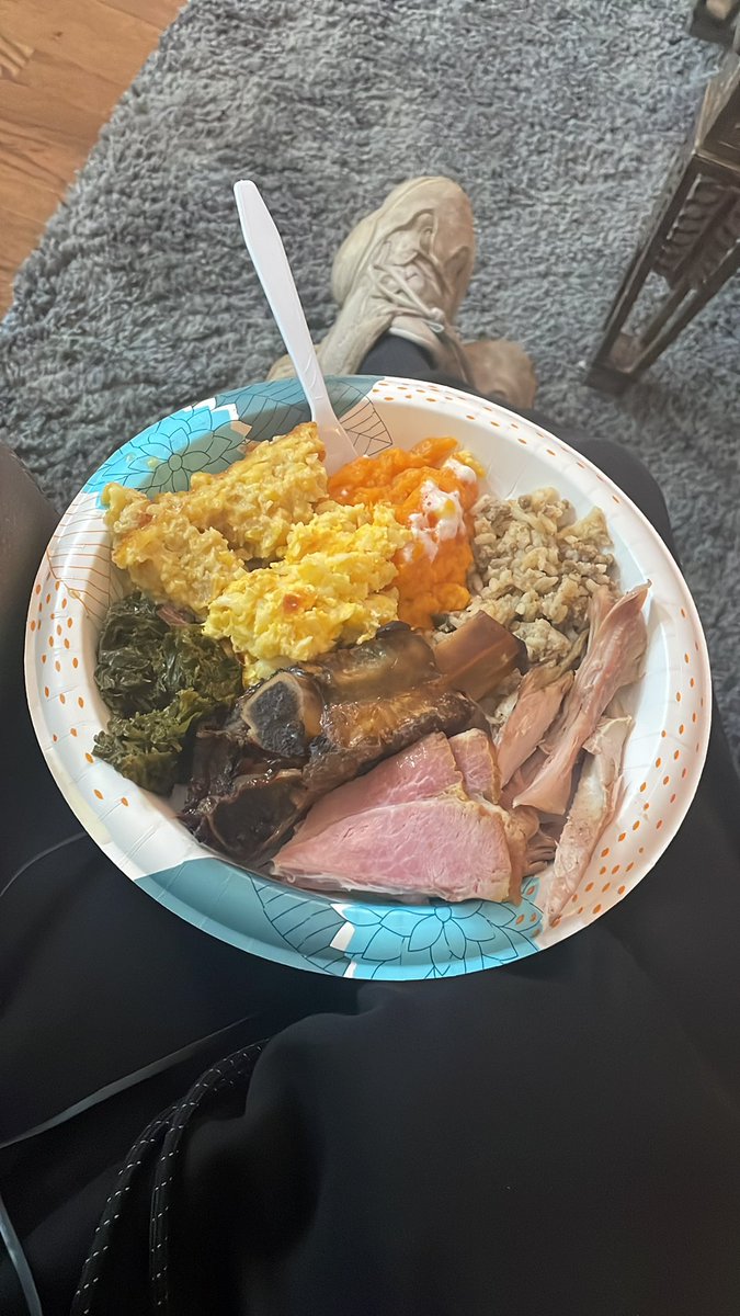 ThatsJustScotty's tweet photo. Let us feast upon the lowest of vibrations!!! Lemme see your first plates! #FirstPlates https://t.co/dyiQL4r5j7