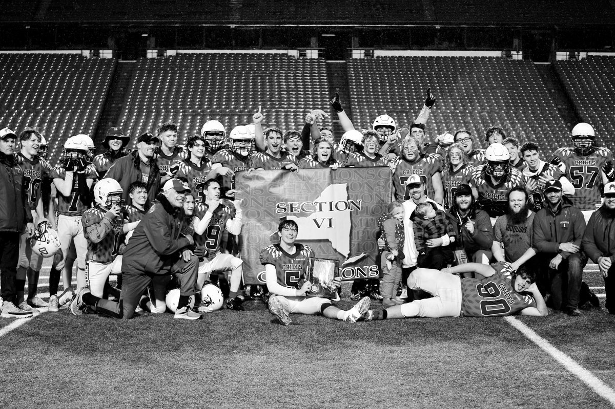 Thanks to have been able to capture a great season of a passionate team @IHS_ChiefsFB ♥️