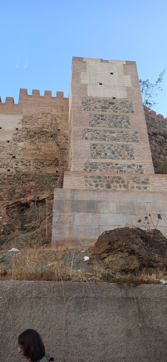 jrbeltran14's tweet photo. Hoy hemos tratado en la primera sesion del curso de patrimonio, el Vélez Andalusi, Al Medina Balix, en @cepaxarquia @Patrimonio_And @OrdenacionM @RRSS_FLOR https://t.co/Un7CIFKemq