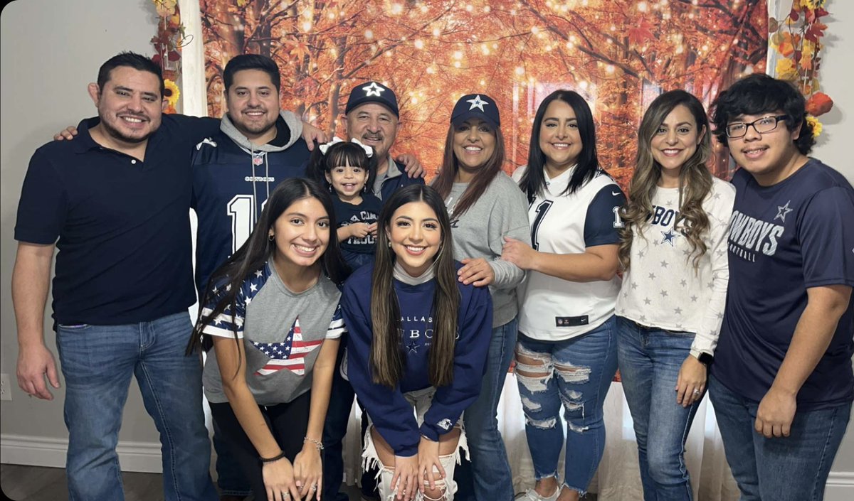 Forever grateful for them! Happy Thanksgiving from the Muñiz Family! 💙