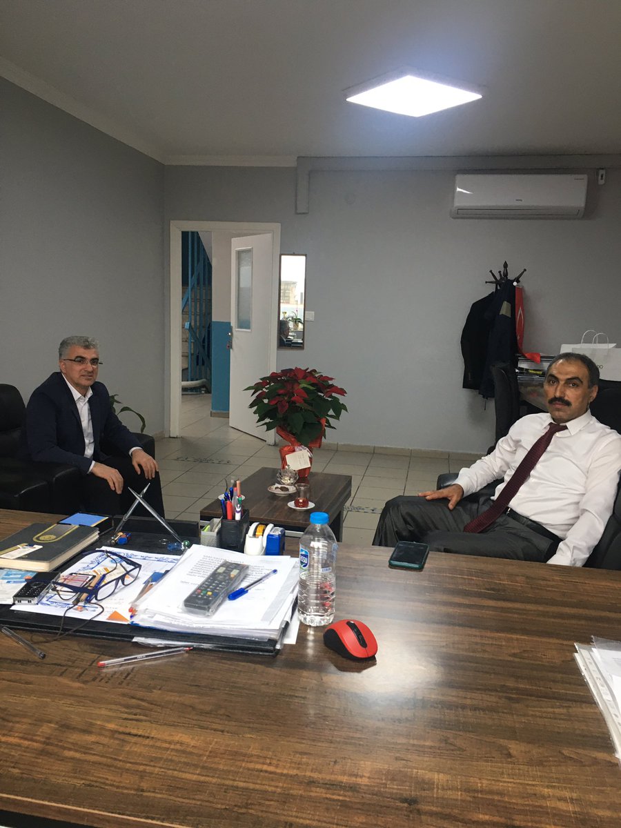 acapanoglu25's tweet photo. @Keskin_Huseyin Öğretmenler günü münasebetiyle, A. Gazi mahallesindeki okullarımızı ziyaret ederek başkanımız @Keskin_Huseyin ‘in selamlarını ilettik. Günlerini kutladık. https://t.co/1GrVE02jRc
