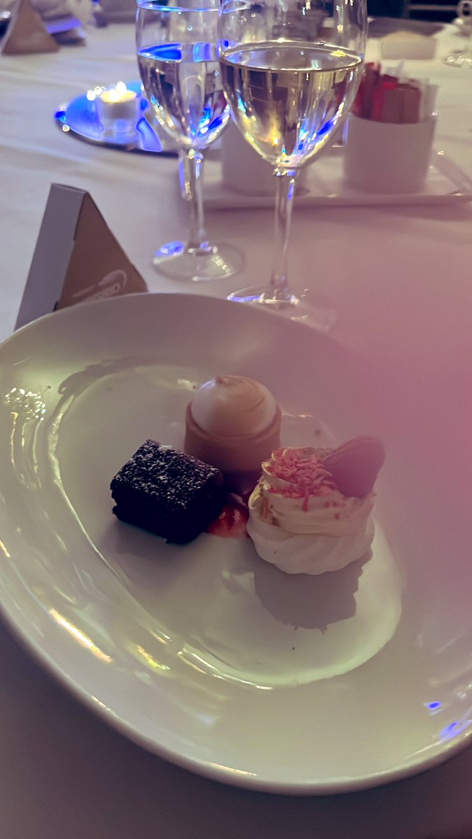 Getting well fed 😍 #kildarebizawards #countykildarechamber <a href="/ChamberKildare/">CountyKildareChamber</a>