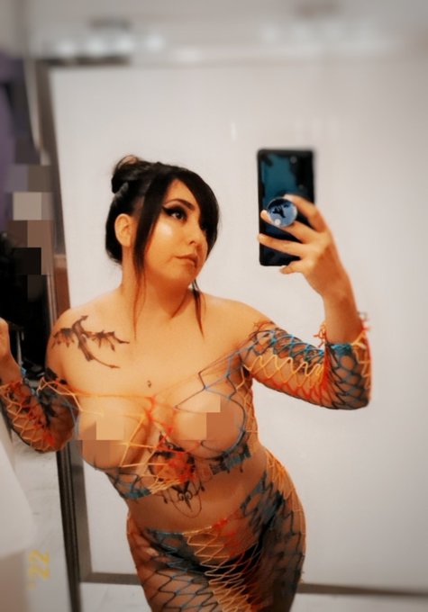 Aqu&iacute; esperando que se quieran unir a mi telegram VIP esta super hot con m&aacute;s 200 fotos sin censura pregunta<a href="/tag/onlyfans"class="tags"><span>#onlyfans</span></a>