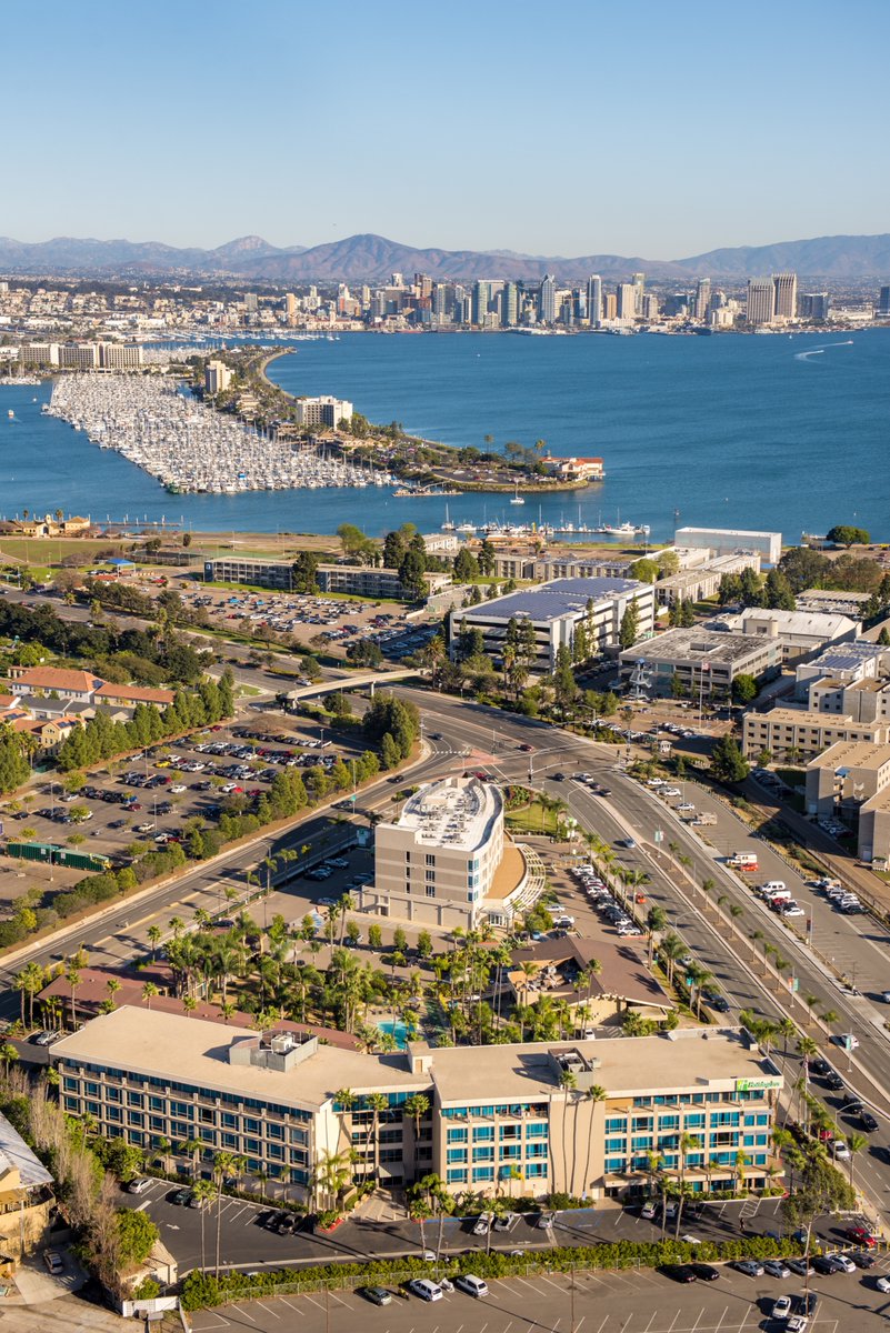 doubletreesdbay's tweet image. Happy Thanksgiving from all of us at the Holiday Inn Bayside! We are so grateful for our stunning property and of course, our amazing guests 💚 What are you most thankful for this season? Retweet and tell us! 

#HolidayInnBayside