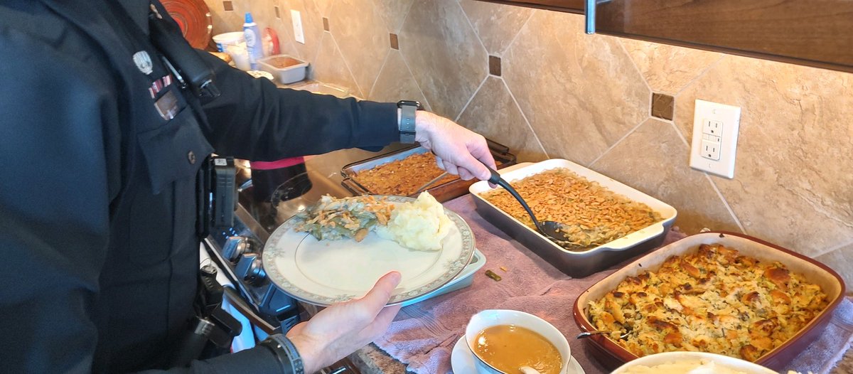 Happy Thanksgiving from NSP HDQ Troop!

We want to give a huge shout out to Trooper John Lewis and his wife Jen for opening up their house to the Lincoln troopers today!! 

Jen and John cooked an absolutely amazing meal today!  Thank you! 

🦃🥐🍰
