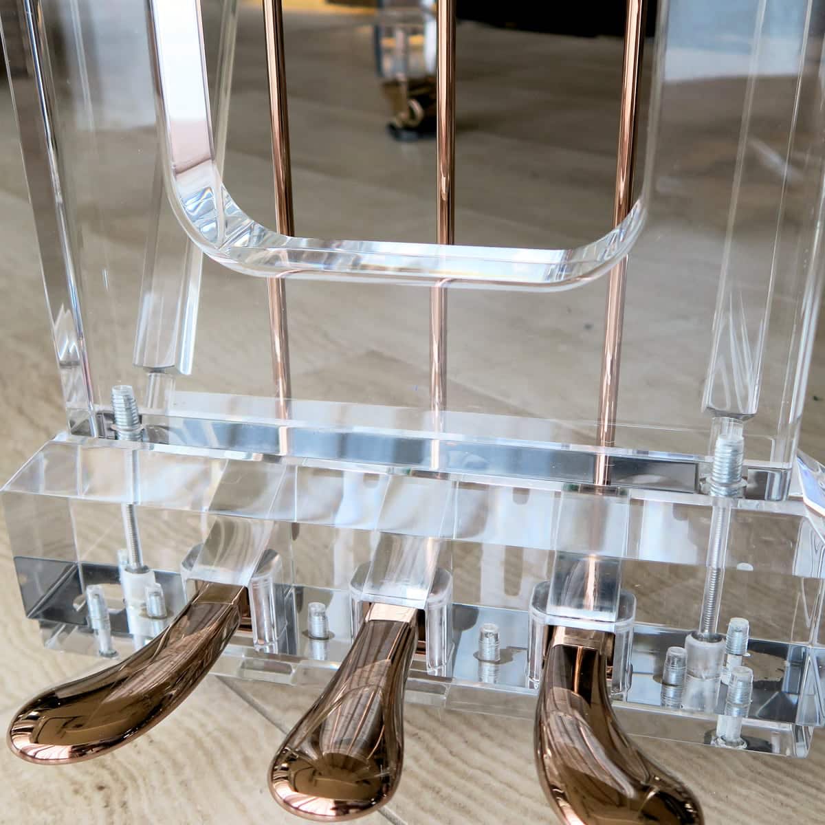 TheNorskaPaul's tweet photo. The #Bluthner #LucidiDyllic is the worlds most transparent #piano 😳
It uses EVONIK Plexiglas acrylic & entire body is made of elements that cradle the cast-iron plate, soundboard, Renner action with iron frame that sustains over 27 tons of pressure which is pretty good. https://t.co/ct5AWVX7Sv
