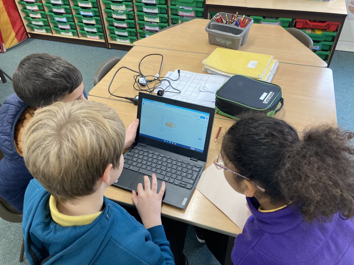 LHS journalists busy at their weekly meeting. The name for the paper has now been chosen and reporters have been writing. Headline still to be decided 😀<a href="/MrsGossLHS/">Mrs Goss</a>  <a href="/MissDunworthLHS/">Miss Dunworth</a> <a href="/HeadLHS/">Head@LauranceHaines</a> @MissBanksLHS