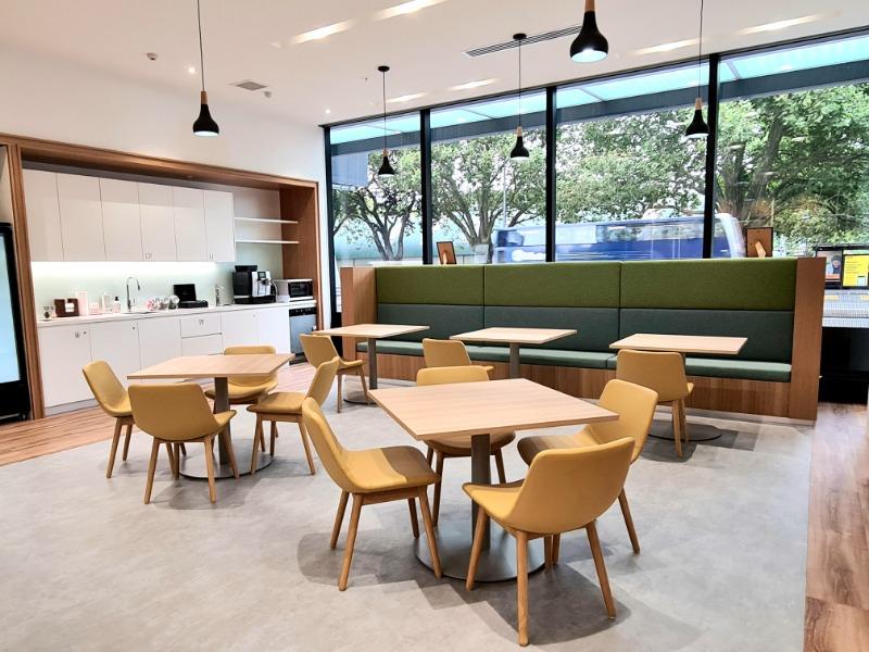 Still working from home? 

Work more productively at this modern Wynyard Quarter coworking space. Conveniently located right across the road from Victoria Park, this workspace offers flexible memberships, hot desks and private offices. 
sharedspace.co.nz/listings/detai… 

#coworkingspace