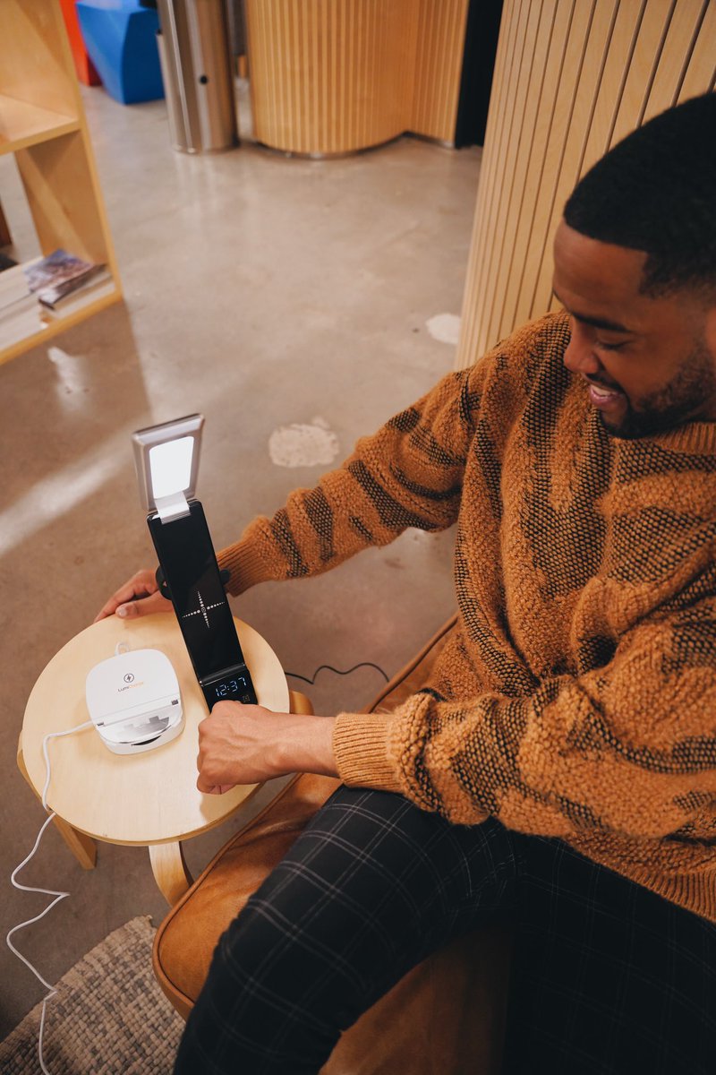 izonmag's tweet photo. Find you light with @LumiCharge 
shop the smart lamp a best gift for everyone in your life.  

#smartliving #techgadget #BlackFriday #shoppingonline #izonmag #technology https://t.co/mBFlnX1Gfe