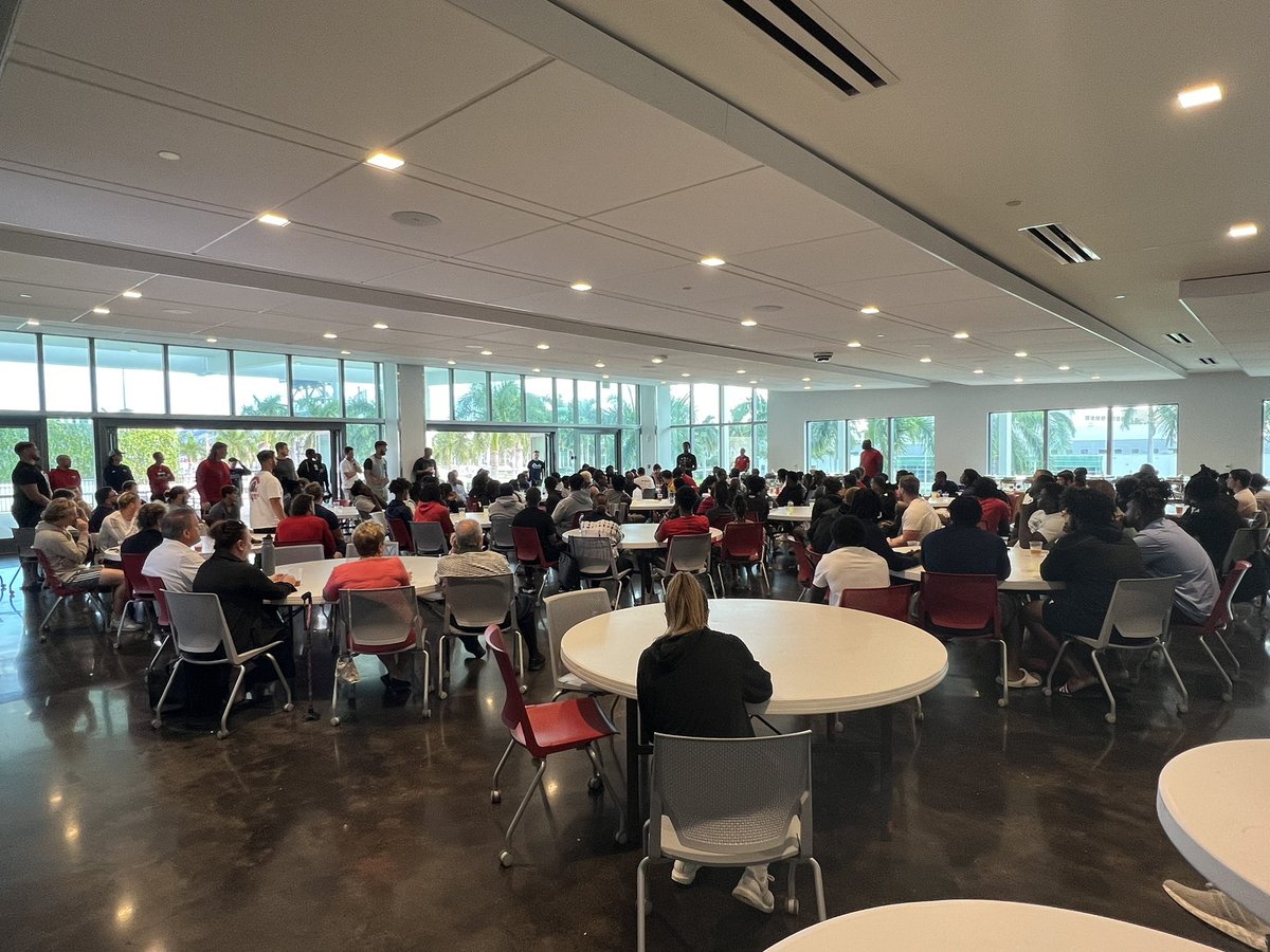 Nothing better than a nice Thanksgiving meal with my <a href="/FAUFootball/">Florida Atlantic Football</a> family. Grateful for each of these young men for  all they do each and everyday. Momma Ju loves and appreciates each of you. #footballfamily #blessed