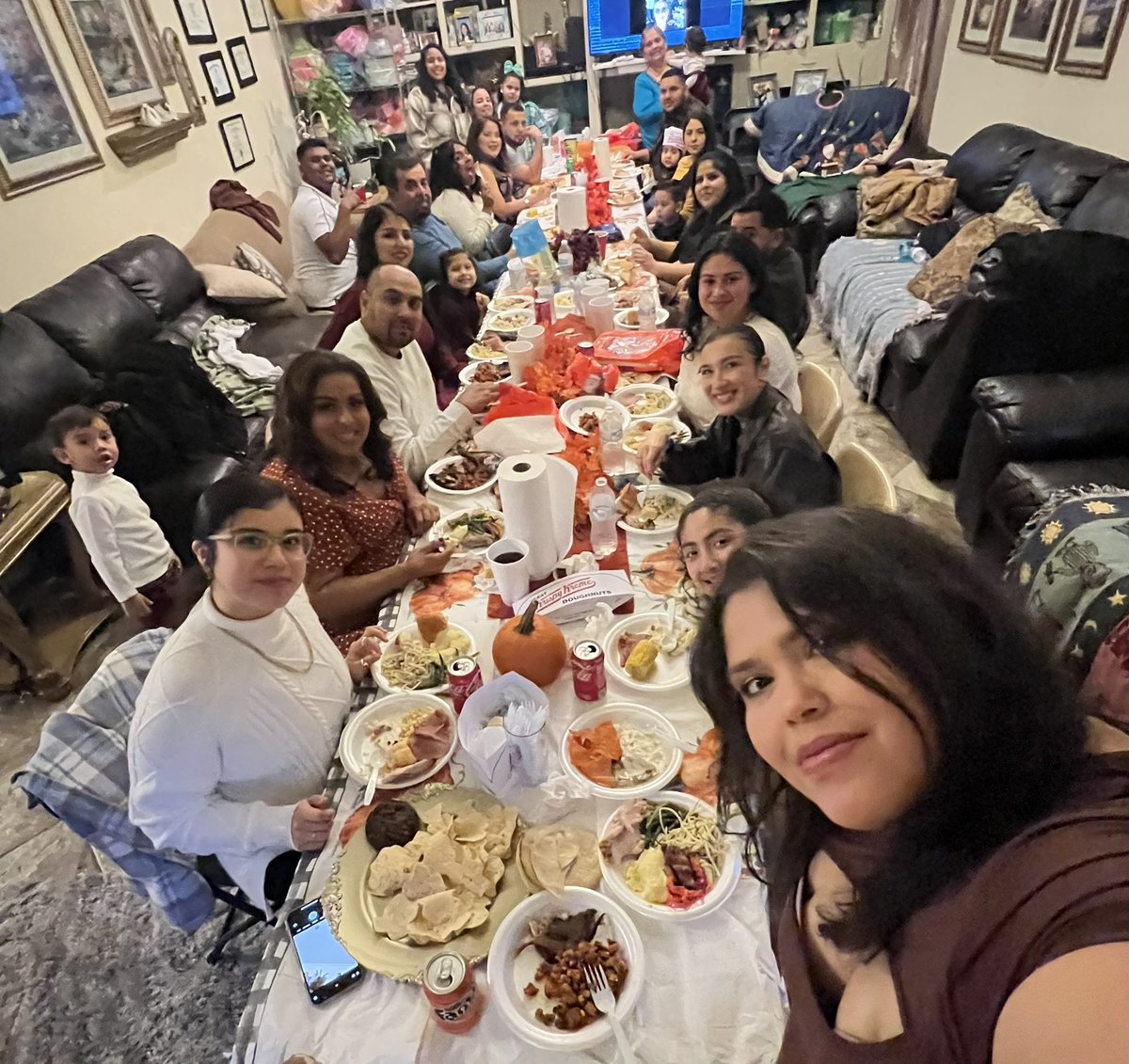 erikathemonarch's tweet photo. #tupasecompleto #cowboys #familiavalle #Thanksgiving https://t.co/2E8AsUf01M