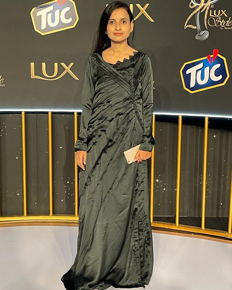 AmnaRasool8's tweet photo. red carpet of #lsa2022 . #HappeningNow in #Lahore
@luxstylepk
#LSA2022 #21YearsOfLSA
#redisthenewgo
#tichbuttonfever #KFCfeelgood #KFCpakistan #amnarasoolcloset
#amnarasoolofficial https://t.co/E8sXDeZ6LH