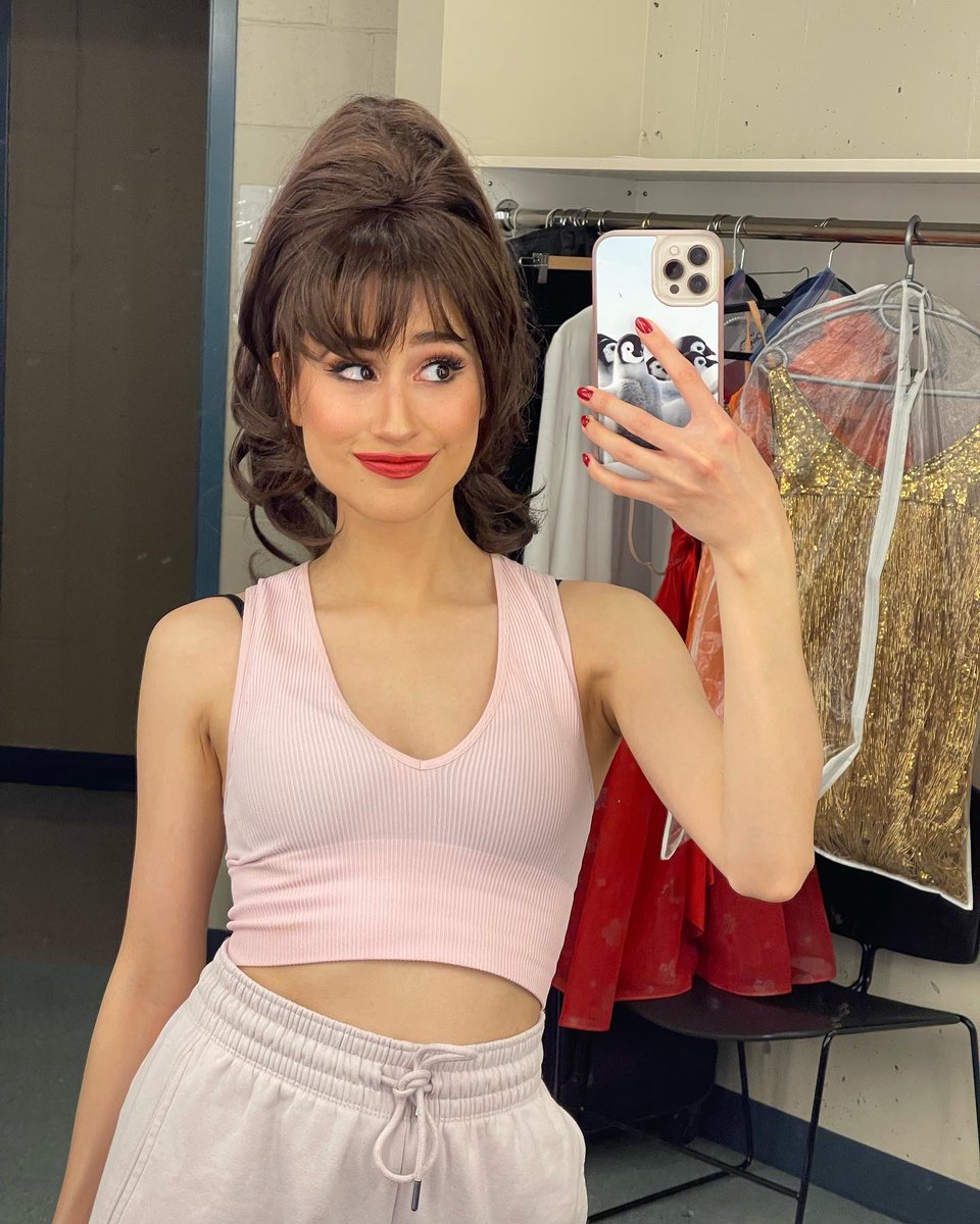 Catch our last few #relivethemusic shows this weekend!! 💕🎤 

Urs truly will be singing in the show in beehives &amp; crazy floofy dresses 💁🏻‍♀️🤣

SHOWS: 💖
Nov 26 – NEW WEST @ Massey Theatre 
Nov 27 – NORTH VAN @ Centennial Theatre

#nationaltour #theatreshow #50s #60s #music #singer