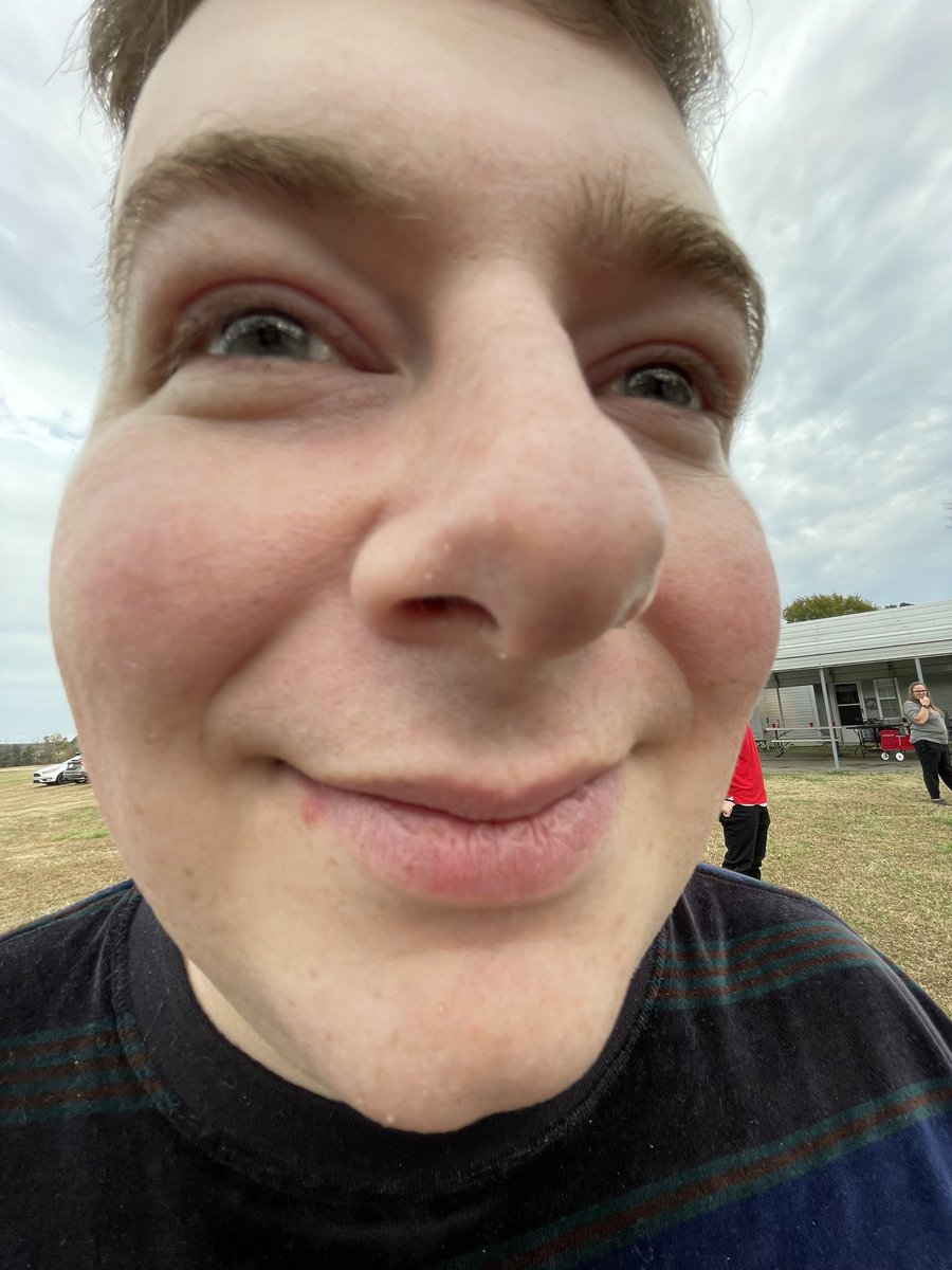 eparker34's tweet photo. Thought this was cute, should it be my new profile pic? https://t.co/zbs7w4tWbh