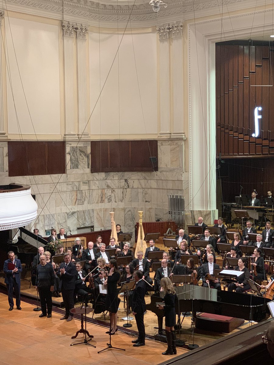 RWisniewski_NCK's tweet photo. 🎼 Wieczór pełen emocji. #WalentynSylwestrow uhonorowany Złotym Medalem "Zasłużony Kulturze Gloria Artis” 🏅 #Eufonie2022 @NCK_PL @kultura_gov_pl @PKN_ORLEN @RadiowaDwojka @TVP_Kultura @WarsawPhil @NOSPR_official https://t.co/HJhQSvDnWU