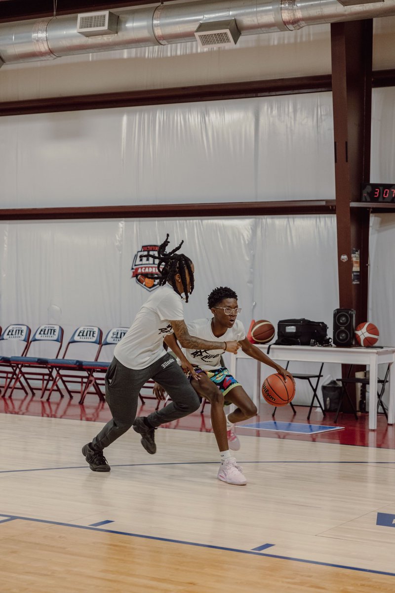 _CallMeAshP's tweet photo. Happy Thanksgiving! Thankful for being able to give back to my community and be a blessing to others. I just want to continue to fulfill my purpose. 

Thankful for my little brother as well! We got some good work! 

@CaresJaRon 🔥 https://t.co/JFGscCuQAu
