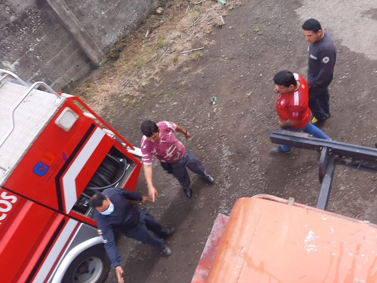 bomberoslosbanc's tweet photo. El Cuerpo de Bomberos de San Miguel de los Bancos indica   proyecto de equipamiento de camión contra incendios (TANGO 1). #SiempreAlServicioDeLaComunidad https://t.co/eX8DCUmtLT