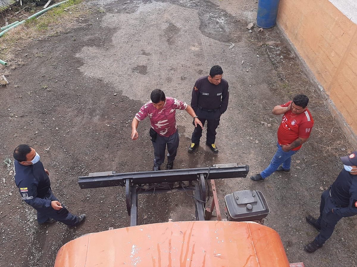 bomberoslosbanc's tweet photo. El Cuerpo de Bomberos de San Miguel de los Bancos indica   proyecto de equipamiento de camión contra incendios (TANGO 1). #SiempreAlServicioDeLaComunidad https://t.co/eX8DCUmtLT