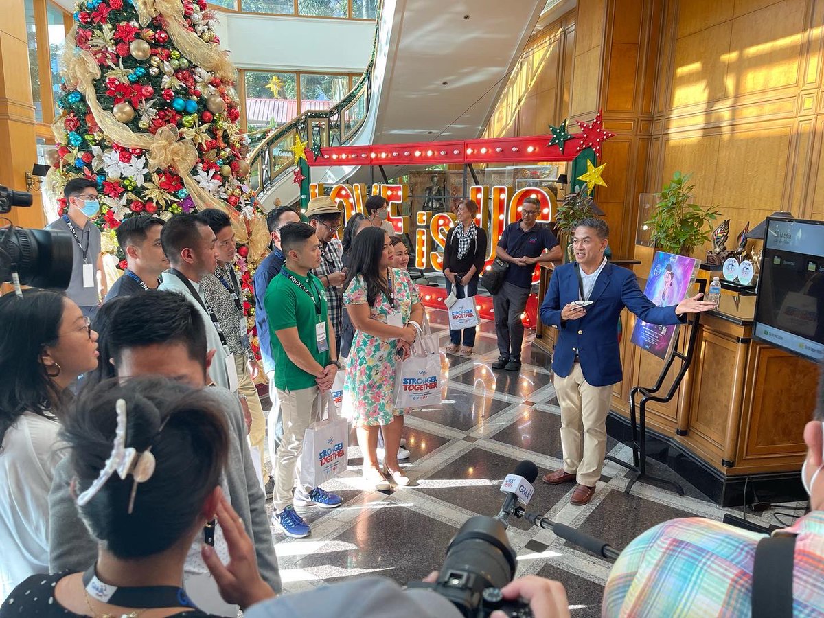 FylproMabuhay's tweet photo. #immersionprogram: Day 4 - After spending time with the farmers, our delegates spend some time with our media partners @gmapinoytv. They toured their studios and sets. #batch9 #immersion #philippines #filipinoamerican https://t.co/XDGaiRln3r