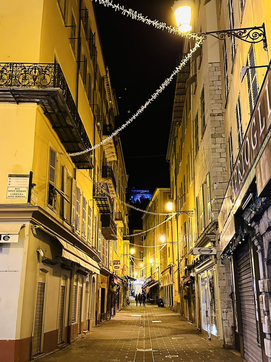 sebgrem's tweet photo. #Nice06 #villedenice 🌳#talk #time #TalkTime #appli #talktimeapp #call #phone #climateAction #green #greentech #lowtech #innovation #disruption #newparadigm #gaming #consuming #reconnecting #timing #efficiency #serverless #calling #talking #live #synchrone #direct https://t.co/C3wc2fFiOH