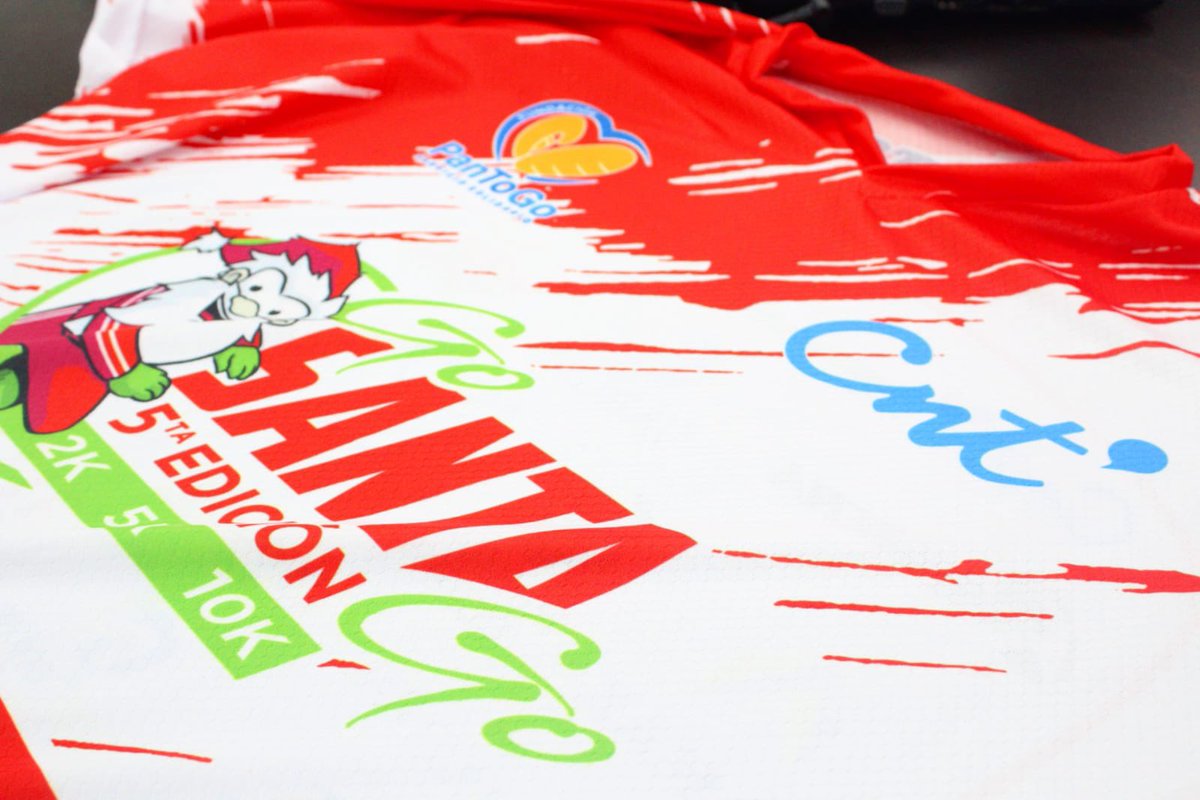 carlitossuarezv's tweet photo. Se viene la carrera navideña #GoSantaGo de la fundación @Pan_to_Go y la @CNT_Ec con mucho orgullo forma parte de sus auspiciantes🇪🇨🔵

La empresa de los ecuatorianos vive esta época con solidaridad y fomentando iniciativas de ayuda social. ¡Demos una mano y corramos juntos! 🎄💪 https://t.co/JkgUJbg1bC
