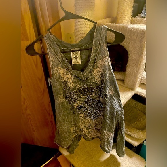 HannahR47906434's tweet photo. So good I had to share! Check out all the items I'm loving on @Poshmarkapp from @selfhoud #poshmark #fashion #style #shopmycloset #vocal #ivivva #nike: https://t.co/IOtawZOdWw https://t.co/NF1FON2JQO
