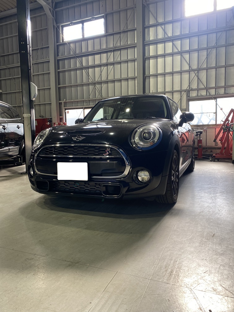 sevenknotmini's tweet photo. セブンノット野田店です。
F56 クーパーS の車検整備と同時に、パワーアップカスタムを行いました！

#mini #bmwmini #minijcw #minicooper #minicoopers #f54 #f55 #f56 #f57 #f60 #minicustom #tdi #giomic #sevenknot #車検 #メンテナンス #セブンノット #フォロワー募集中 #千葉県 #野田市 https://t.co/fC68c1nml4