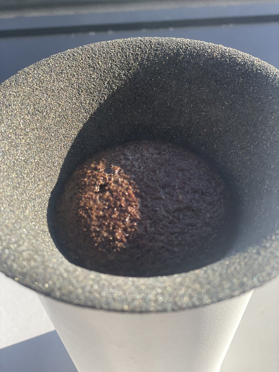 cores_coffee's tweet photo. おはようございます🌞
本日はセラフィルターでドリップ☕️✨ https://t.co/IOHPBn4dbI