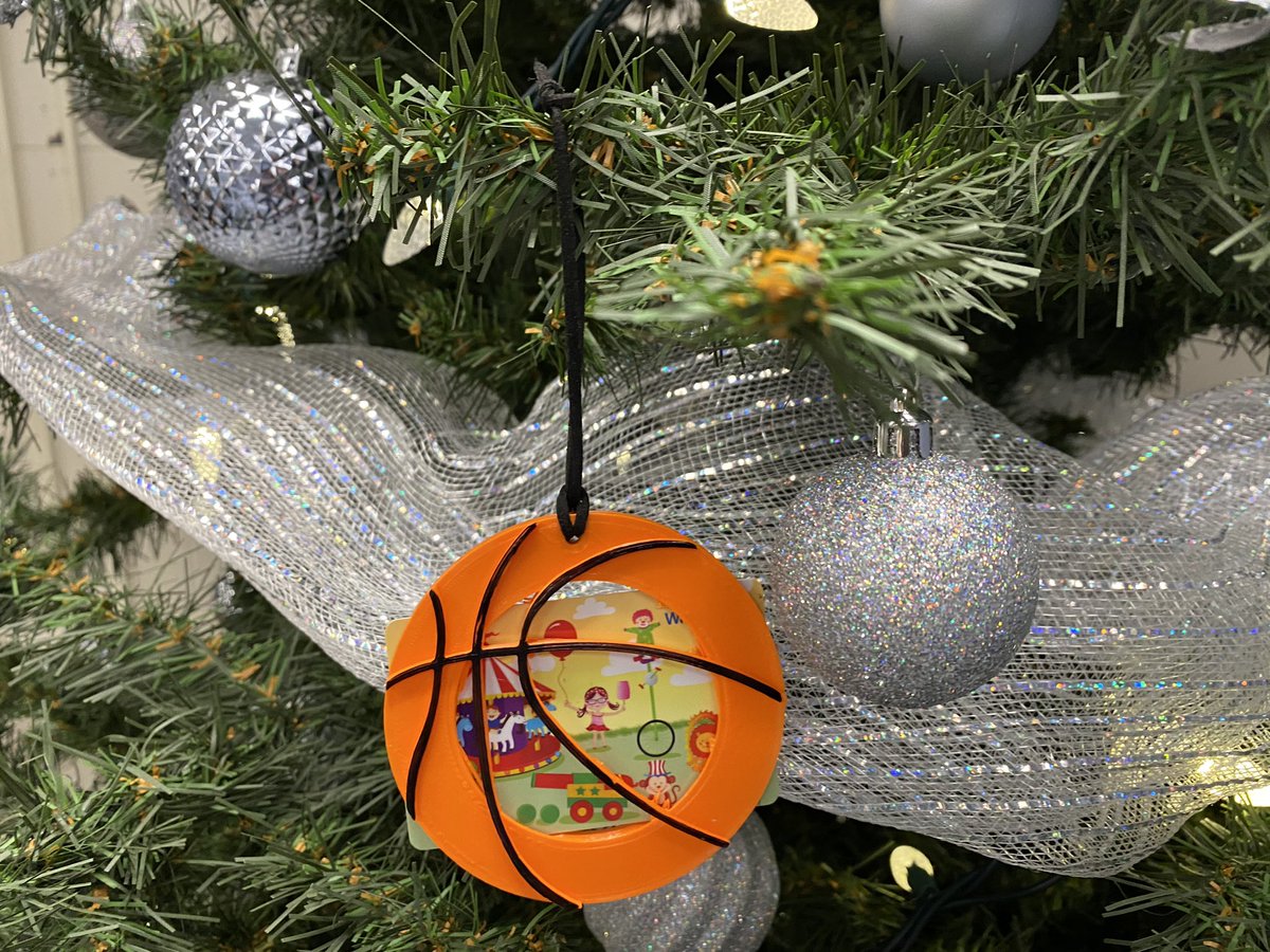 iTalkRobot's tweet photo. Basketball gift card holder ornament!!! https://t.co/EF0DvoBQGP