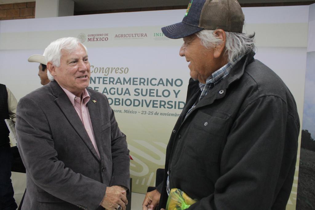 vmva1950's tweet photo. Nuestros productores de los pueblos #Yaqui participan con entusiasmo en el Congreso Interamericano de Agua, Suelo y Agrobiodiversidad, en la sede de @Agricultura_Mex en #CiudadObregón. Siempre un gusto saludarlos. https://t.co/PxuiydkJTG