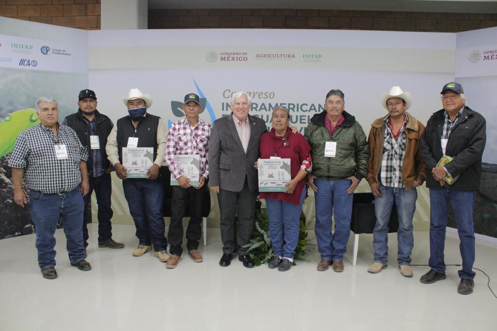 vmva1950's tweet photo. Nuestros productores de los pueblos #Yaqui participan con entusiasmo en el Congreso Interamericano de Agua, Suelo y Agrobiodiversidad, en la sede de @Agricultura_Mex en #CiudadObregón. Siempre un gusto saludarlos. https://t.co/PxuiydkJTG