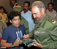 mariaebayon's tweet photo. Ahora que se celebra el Mundial de Fútbol de Catar y la pasión de los juegos, domina mi corazón el recuerdo de la amistad entre #Fidel y #Maradona tan entrañable y leal. Los dos presentes en el sentir de los cubanos.
#Cuba #Matanzas 
@radio26cu @odacuba @gabycuba  @gpppmatanzas https://t.co/ALxI2VGvZW