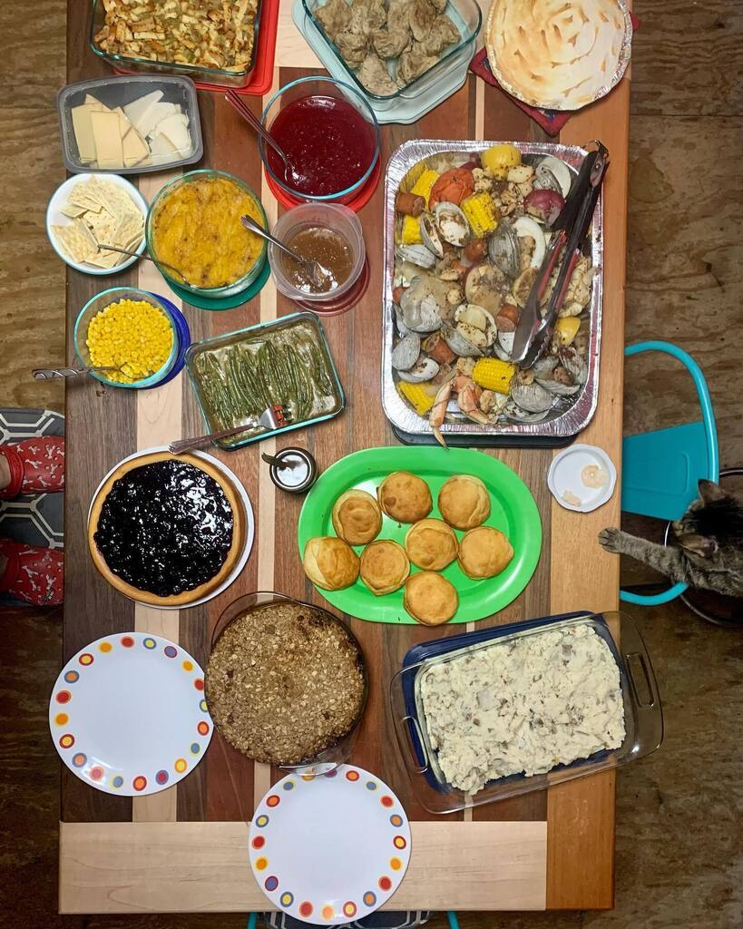 Lobstertunities's tweet photo. Merry Cranberry Sauce Day 2022 https://t.co/6Gi76PWp3a https://t.co/STy6XCnrJS