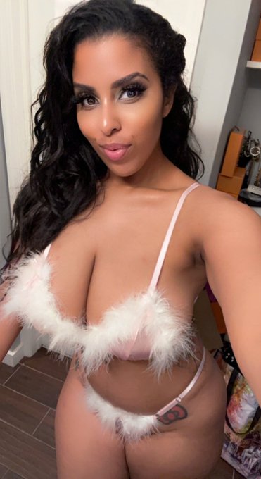 Happy Thanksgiving 🦃 Retweet if you&rsquo;d spend it with me 🥰🍽 #thiccsgiving #FIFAWorldCup https://t.co/D<a href="/tag/fifaworldcup"class="tags"><span>#fifaworldcup</span></a><a href="/tag/thiccsgiving"class="tags"><span>#thiccsgiving</span></a>