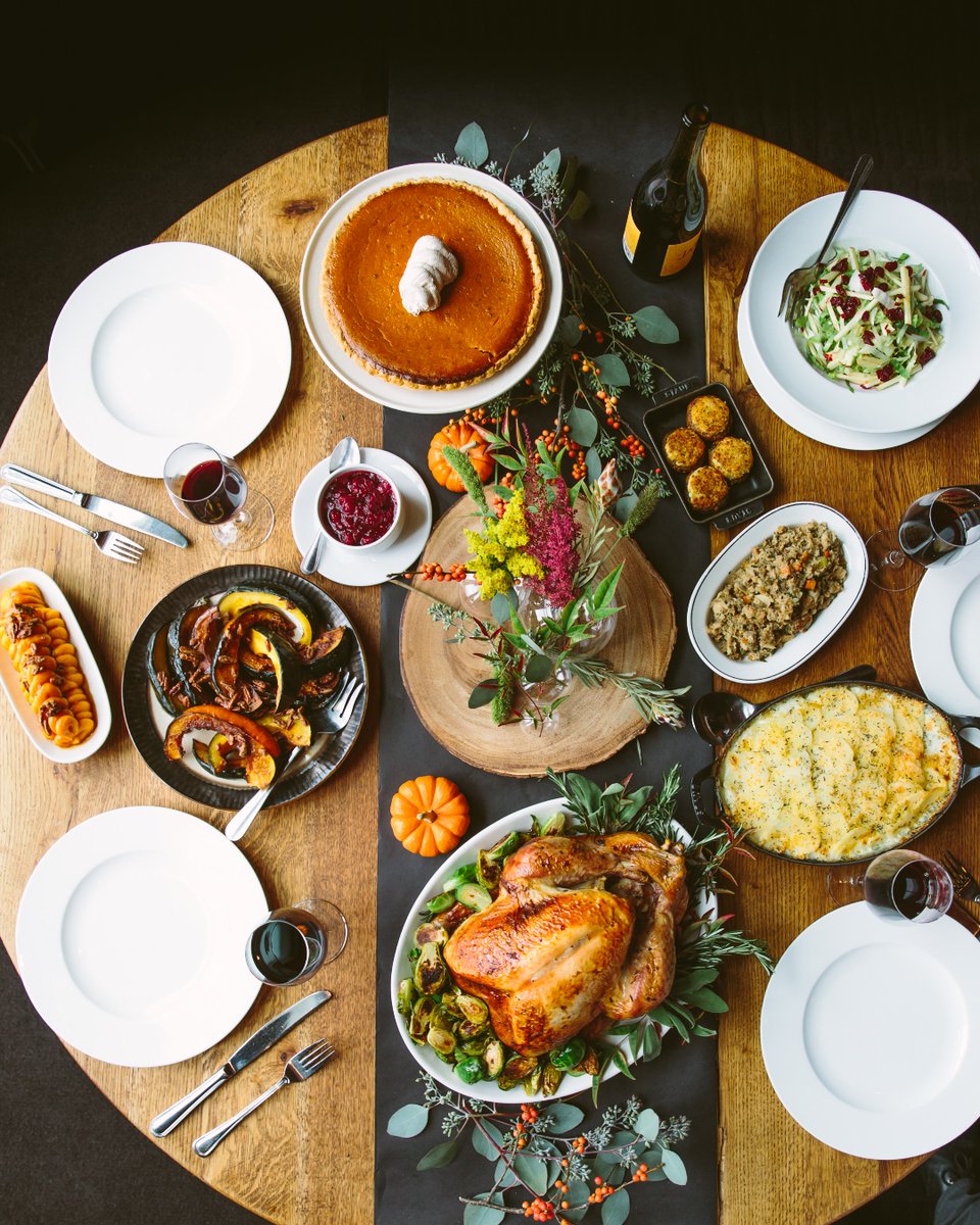 Saranellos's tweet photo. Wishing you a Happy Thanksgiving from Saranello's! 🦃 https://t.co/6k2z3TalQ3
