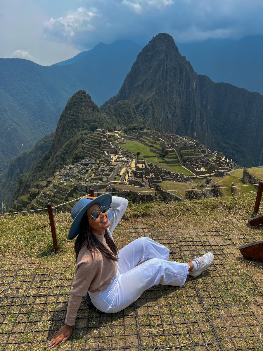 PenelopeVB22's tweet photo. Agradecida de los 365 días de vida que me regaló Dios y por todo lo aprendido.

Esta nueva vuelta al sol la recibo llena de felicidad y con tu gracia!🎉🍃🤍✨
📍Machu Picchu, una de las maravillas del mundo moderno.🍃

#latepost #perú #celebrandolavida https://t.co/CGpdkBDs2h