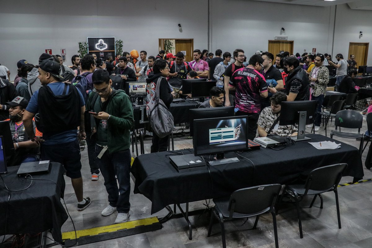 yassjamison's tweet photo. Un poco de lo que se vivió el fin de semana pasado en el #AFFEST22! Pasen a checar el album completo en el siguiente link🎮✨
https://t.co/BnbLAAnvn7 https://t.co/8u7PDeK8Th