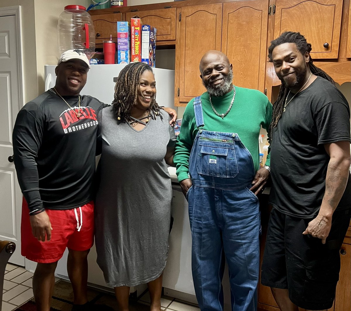 coachMcClain4's tweet photo. Happy Thanksgiving 🦃 #WANDAMADE #BISHOPPRIDE https://t.co/RdXW9rkqqS
