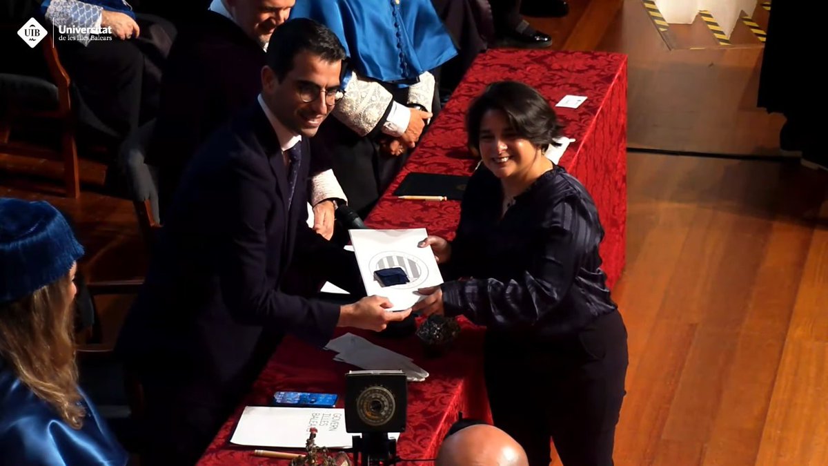 MarisolhoMary's tweet photo. #doctorUIB Agradecida del término de una etapa muy importante, de mi familia, pareja, amigos, jefes y estudiantes que me apoyaron y/o participaron en mi investigación y permitieron viera la luz. Abierta a nuevas experiencias... y Dios dirá!!! https://t.co/8TMYNmBC73