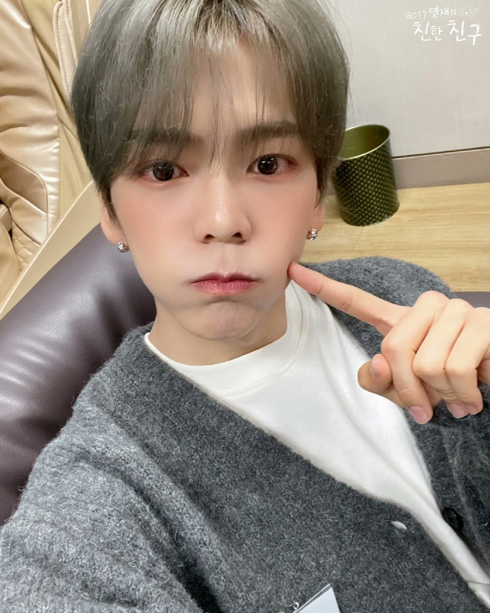 mbcbf_ever's tweet photo. 🦦친친 스테이지8🦦

🎉2022 친친 연말대상🎉
🏆친한친구상🏆을 수상한
좋게좋게 가는 케미 맛집!
찐친베리 셀카 도착(1)🤳💜

풀버전은 요기서⤵️
🔗https://t.co/zC4uWeuRnE

#MBC #라디오 #봉춘라디오 #GOT7영재의친한친구 #친한친구 #친친 #갓세븐 #GOT7 #영재 #YOUNGJAE #달디 #VERIVERY #베리베리 https://t.co/sJr5SWHfM8