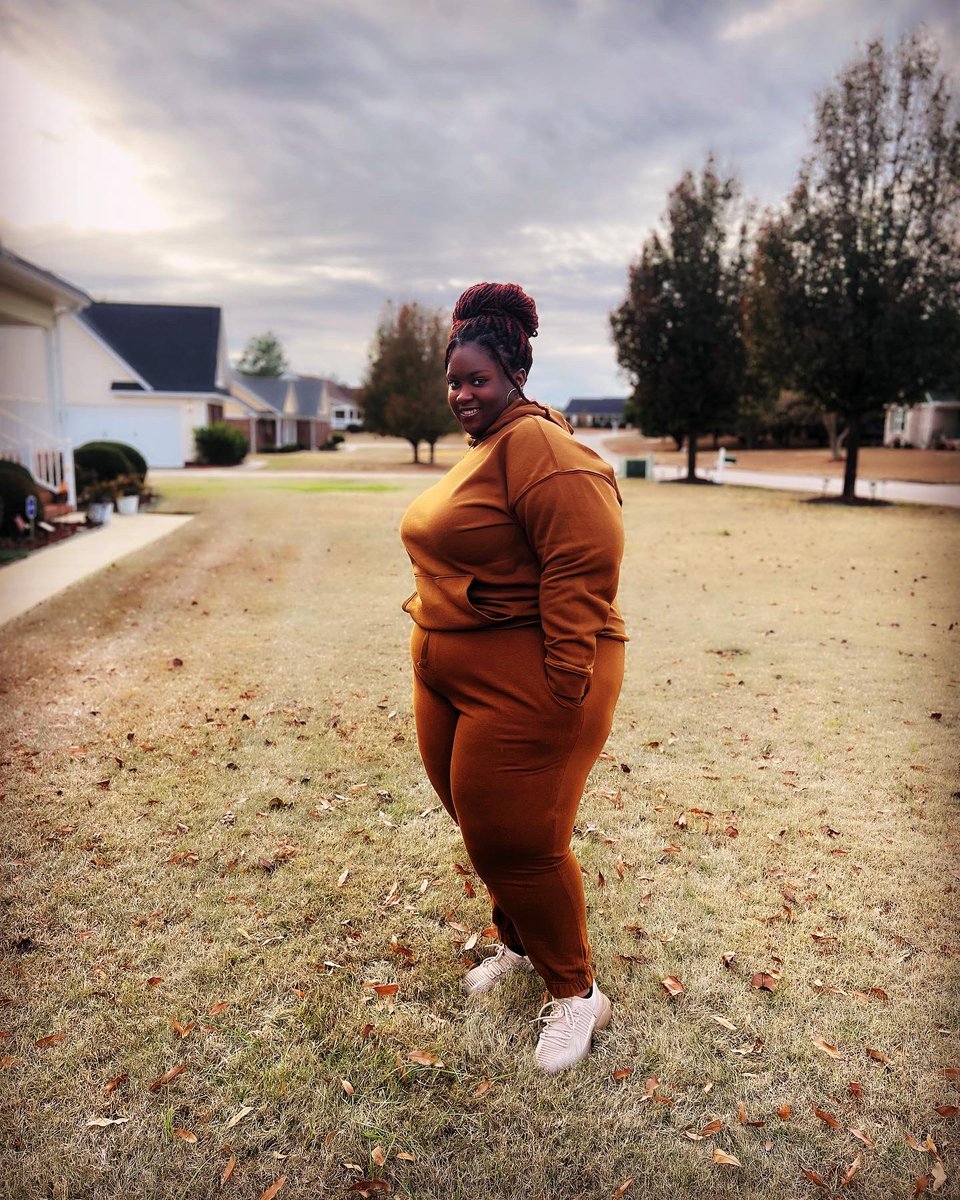 syn_queenbre's tweet photo. 🍁🍂Spicing thing up 🍂🍁 https://t.co/STbwRzvxnb