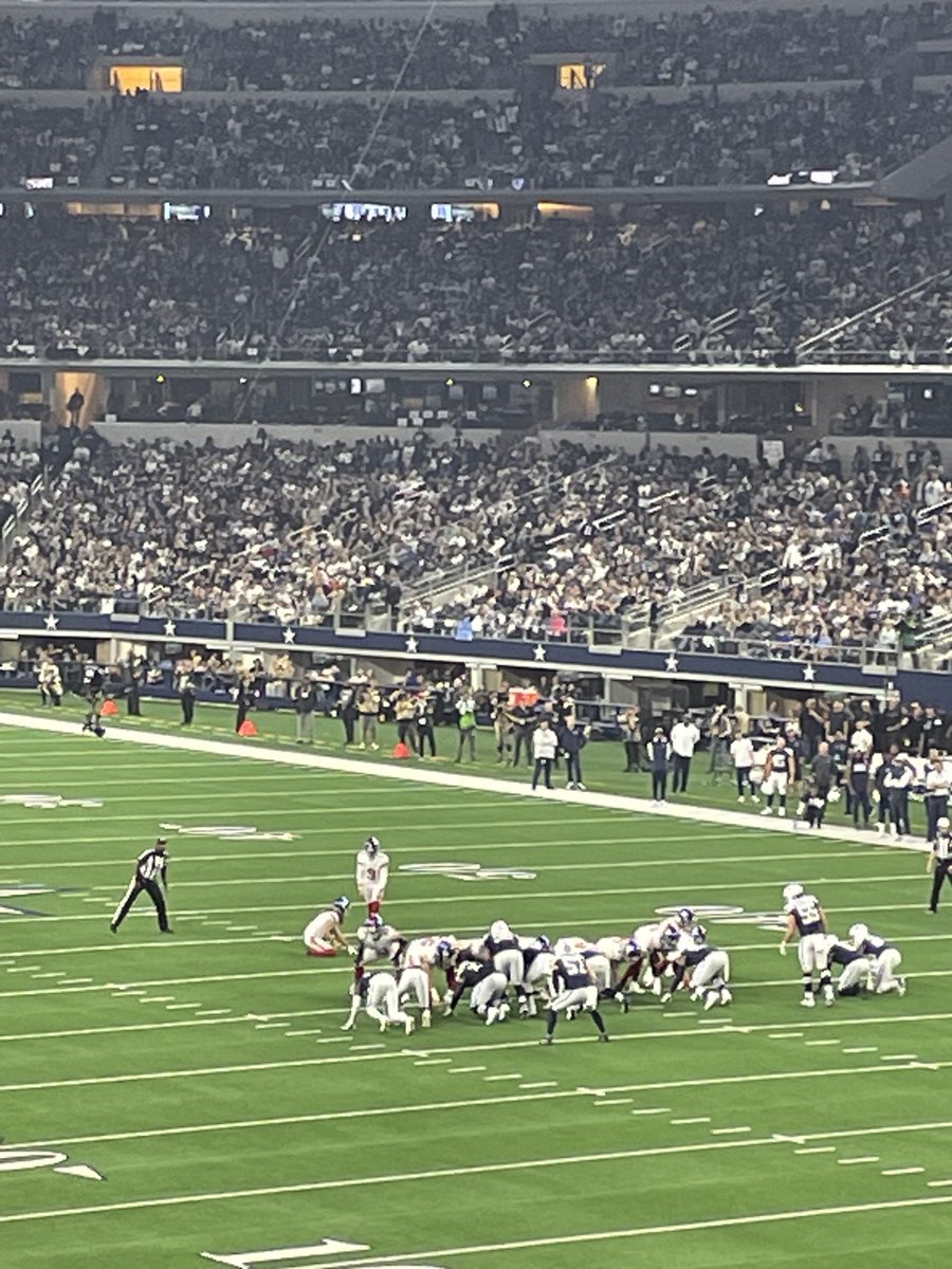 #USMMAFootball Hang up the whistle, move to Dallas, hook up with former CAPT& All-Ivy PENN baller Tommy McGarrity & go to Giants-Cowboys for Turkey Day! Retirement is nice! Have much to be thankful for! Happy Thanksgiving! #BeatCG #WeDidAgain #StillZinging #OnIt