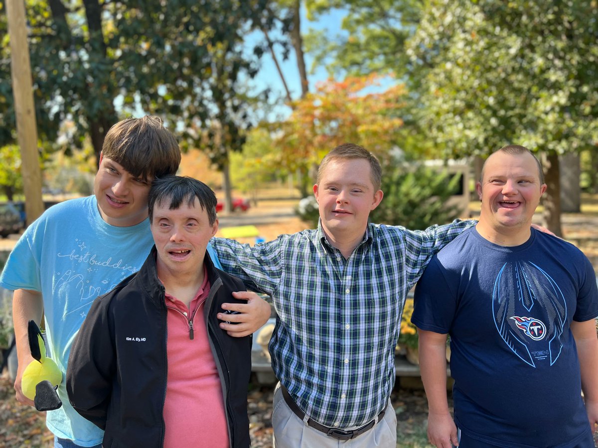 We are so thankful for our FRIENDS near and far! What are you thankful for this season? ❤️ #friendslifecommunity #gratitudeattitude #thankfulforfriends #thankfulheart