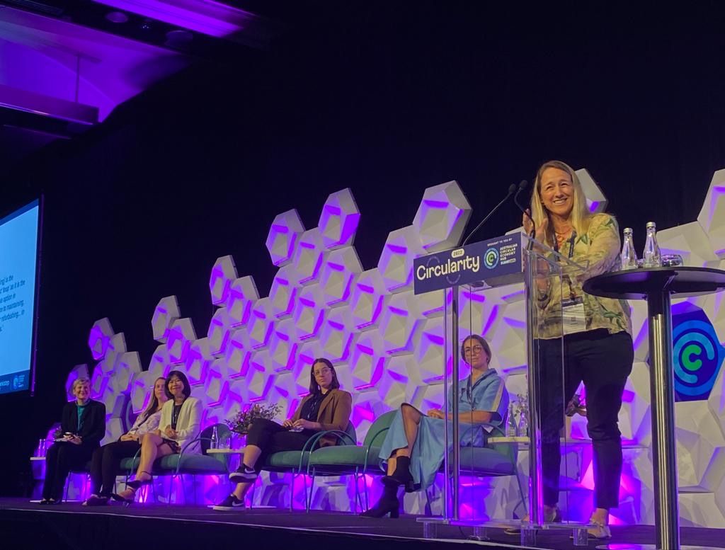 PlanetArk's tweet image. Thrilled to launch our latest report &apos;State of Circularity: Perspectives from the field&apos; at #Circularity2022. A true example of collaboration in action, the report is authored by the ACE Hub team and the ACE Hub Technical supporters. 
Full report- acehub.org.au/knowledge-hub/…