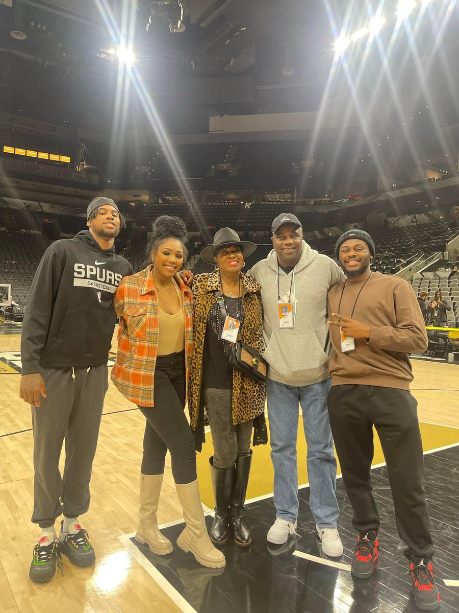 Leslie Ann Wesley (@leslieawesley) on Twitter photo Thankful and Grateful! We are all together this holiday!! <a href="/blakewesley0/">Blake Wesley</a> <a href="/iam_taywes/">TayWes🦋</a> <a href="/Derrick84623544/">Derrick Wesley</a> @Dwes_30 Thankful and Grateful! We are all together this holiday!! <a href="/blakewesley0/">Blake Wesley</a> <a href="/iam_taywes/">TayWes🦋</a> <a href="/Derrick84623544/">Derrick Wesley</a> @Dwes_30