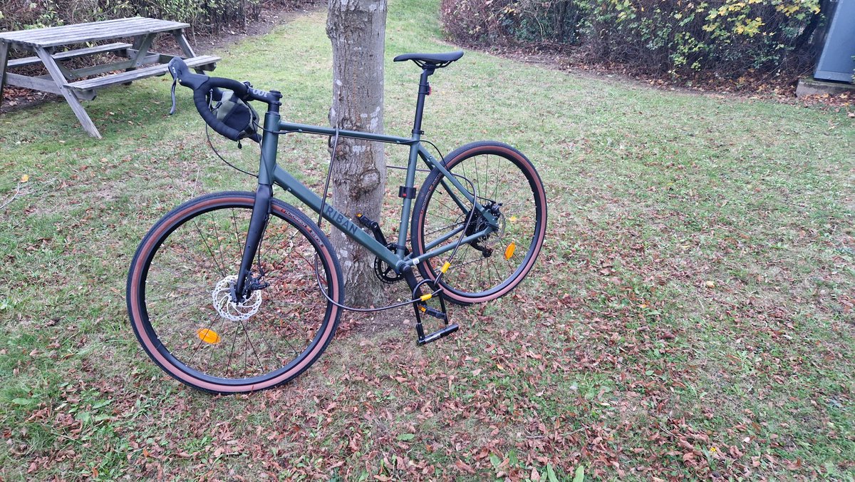 ____fr4nk____'s tweet photo. @StolenRide my new bike sadly stolen from a bike rack nr. London Bridge Station. Sometime between 5:30 and 11pm today. Triban RC-120 gravel, XL frame and small bag attached to handlebars. Any info hugely appreciated https://t.co/jYfImFTgR5