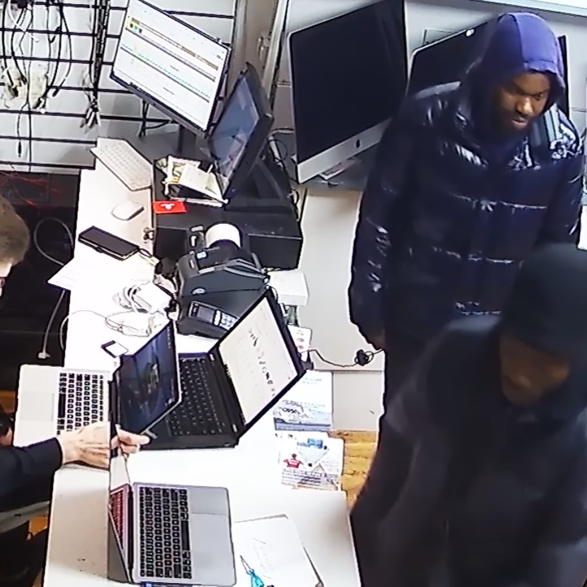 MoneyMinko's tweet photo. Name, shame and share these thieves please from Lewisham SE13 

#lewisham #se13 https://t.co/yaT3yOgZtI
