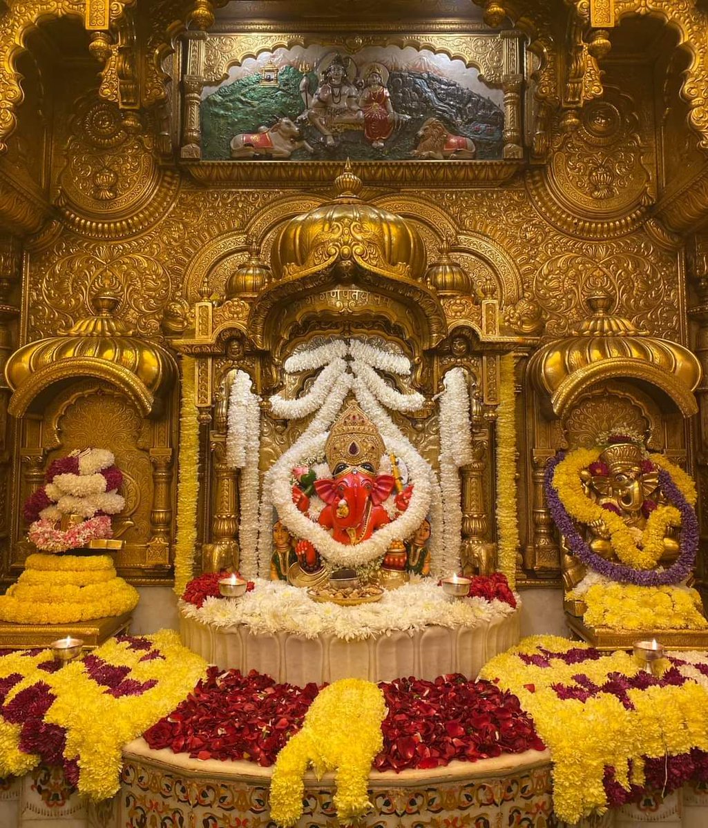 banke_shri's tweet photo. जय श्री सिद्धिविनायक 🧡🙏 https://t.co/8bxhhaArxD